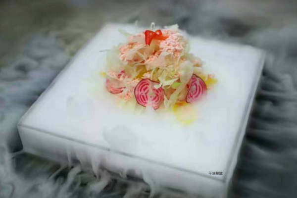 干冰产生的白气是怎么形成的